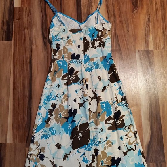 Sundress - Picture 3 of 5